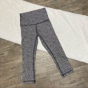 Lululemon Wunder Under Crop Hi-Rise Leggings Miss Mosaic Black Size 6 - Flaw